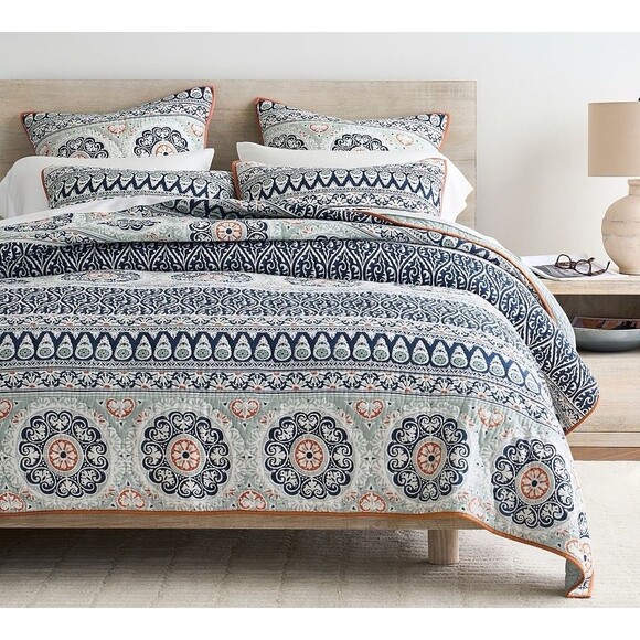 Pottery Barn Pia Medallion Full Queen Cotton Quilt & 2 Euro Pillow Shams Blue